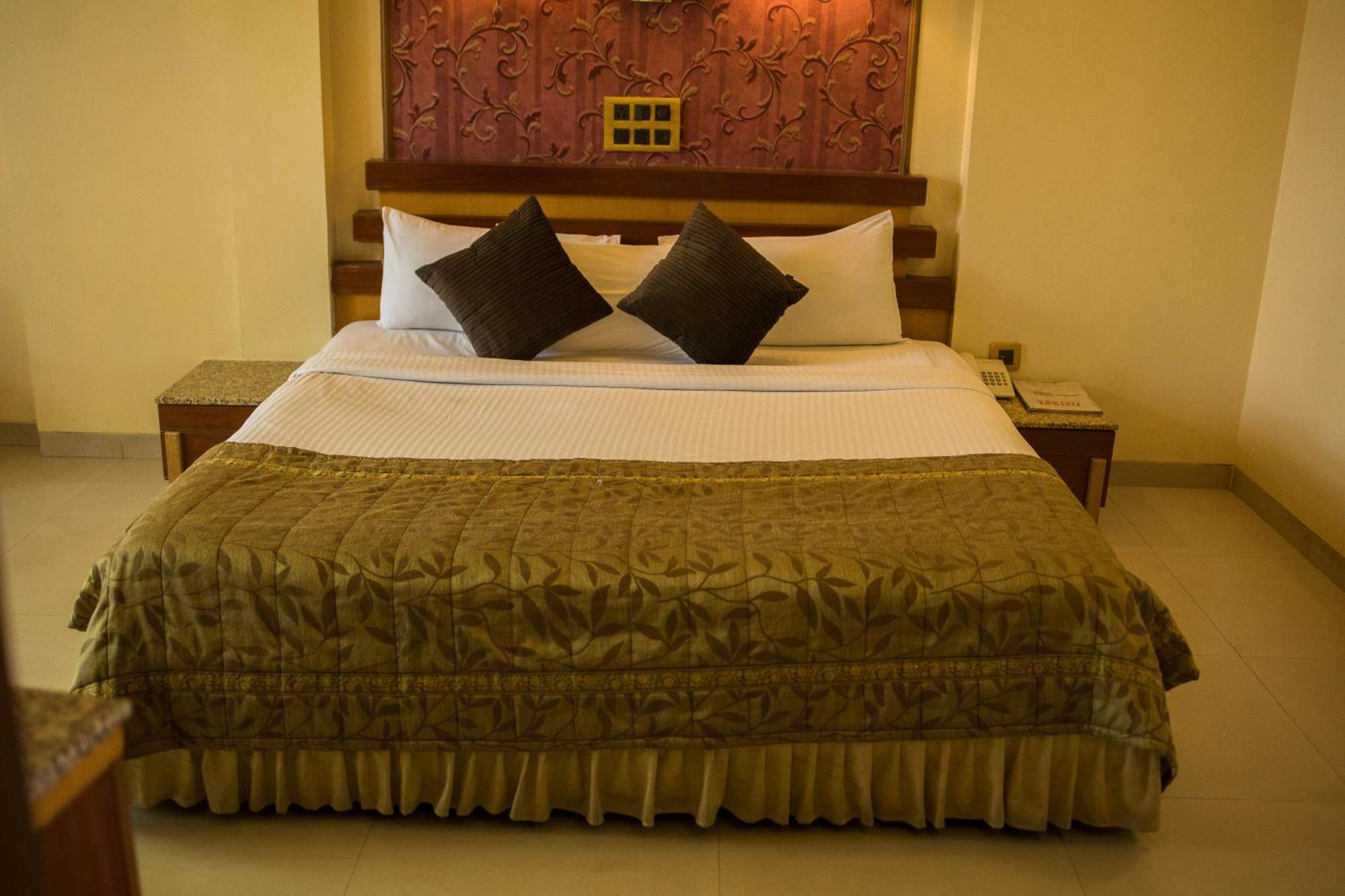 Hotel Deccan Royaale, Shivajinagar Pune Exterior foto
