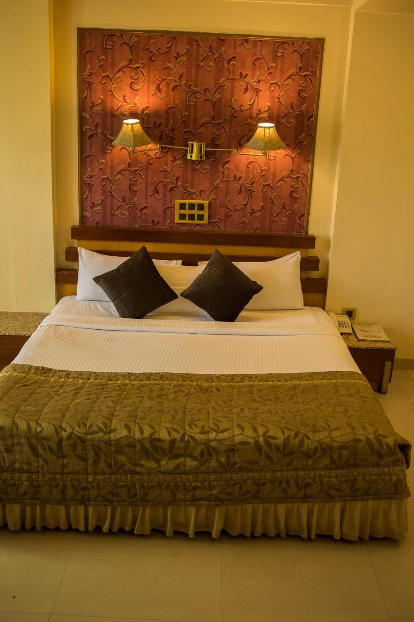 Hotel Deccan Royaale, Shivajinagar Pune Exterior foto