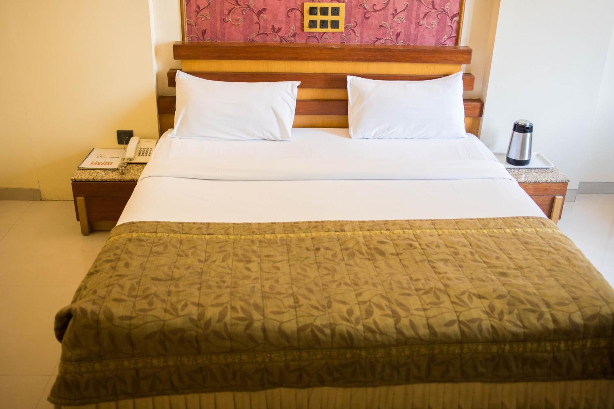Hotel Deccan Royaale, Shivajinagar Pune Exterior foto