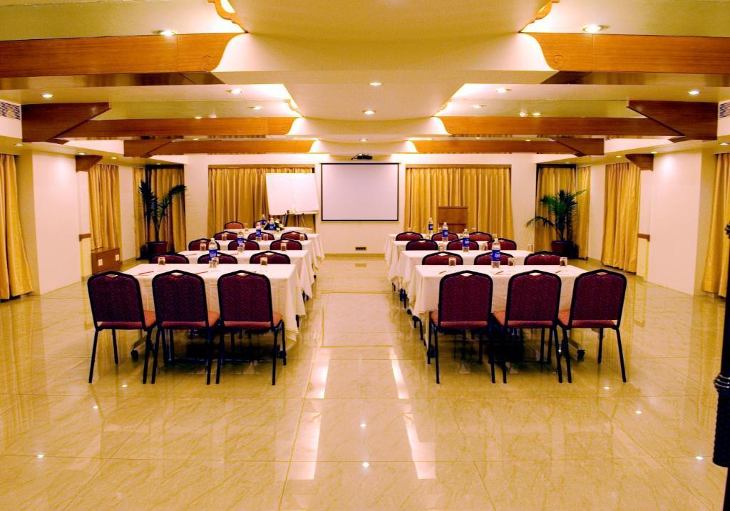 Hotel Deccan Royaale, Shivajinagar Pune Exterior foto